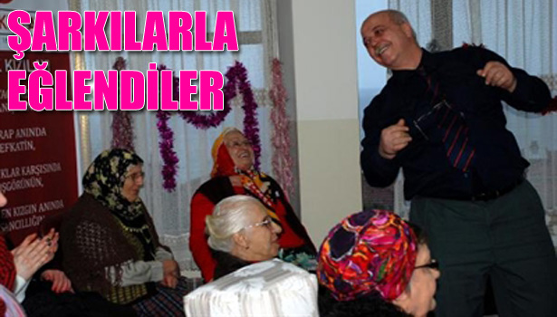 AKÇAKOCA KIZILAY KONUKEVİ YAŞLILARI EĞLENDİ