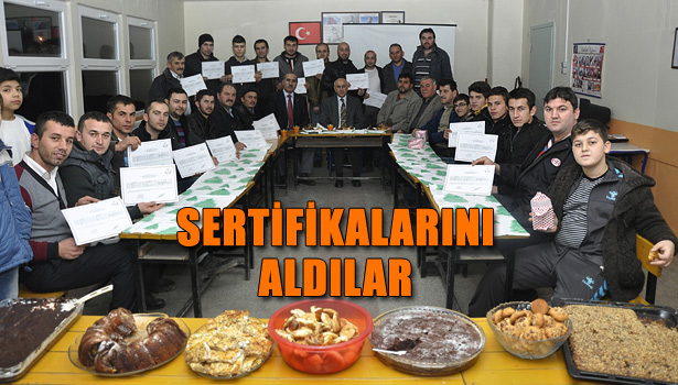 ARICILIK KURSİYERLERİ SERTİFİKALARINI ALDI