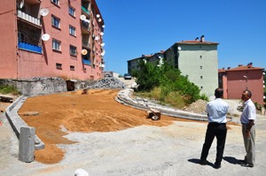 AFET KONUTLARINDA ÇALIŞMALAR SÜRÜYOR..