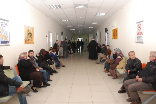 AĞIZ VE DİŞ SAĞLIĞI HASTANESİNDE ACİL HİZMETİ VERİLİYOR..