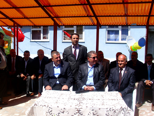 AK Parti adayları köy ziyaretleri ile destek istiyor