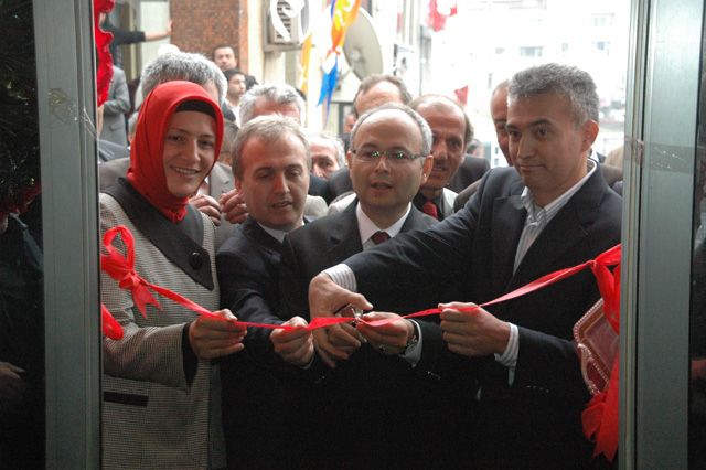 Ak Parti Gövde Gösterisi Yaptı