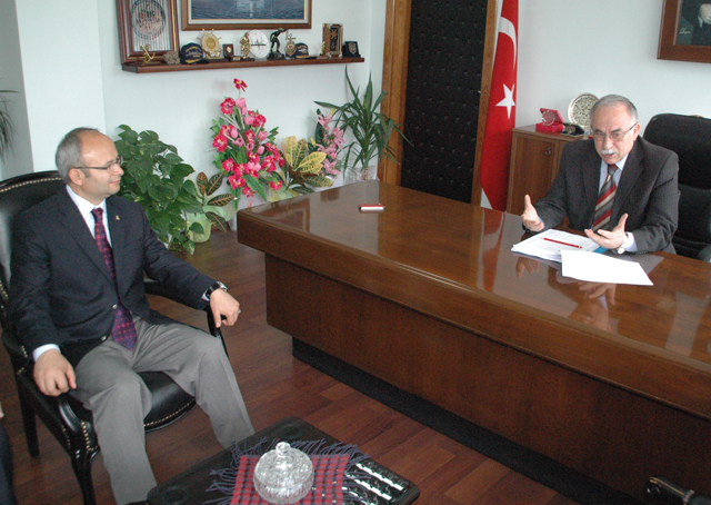 Ak Parti ziyaretlerini sürdürüyor