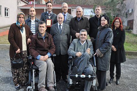 AKÜLÜ ARABA VERDİ...