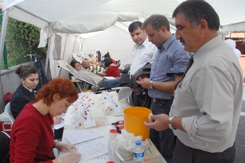 ALAPLI POLİSİNDEN ALTINLI KAN BAĞIŞI KAMPANYASI..