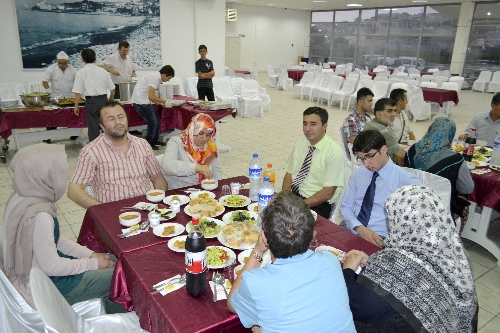 ALAPLIDA İHTİYAÇ SAHİPLERİ VE ŞEHİT YAKINLARI İFTARDA BULUŞTU..