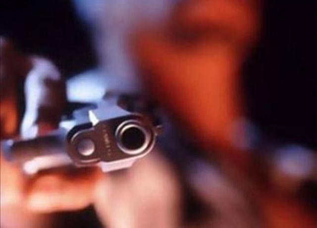 Alkollü şahıs belediye işçisini vurdu...