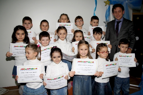 ANASINIFI ÖĞRENCİLERİNDEN ŞİİR DİNLETİSİ..