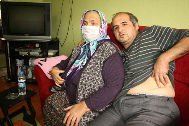 ANNESİNE BÖBREĞİNİ VERDİ...