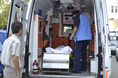 BALIK TUTMAK İSTERKEN DEREDE BOĞULDU..