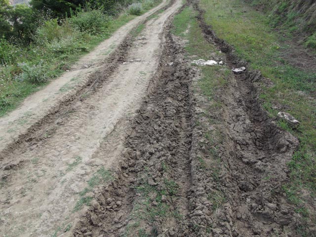 Başörenli Köylüler hala çamurlu yollardalar