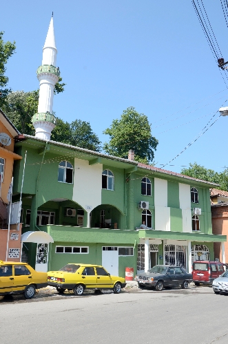 BAŞTARLA CAMİ HAYIRSEVERLERİN YARDIMIYLA RAMAZANA YETİŞTİRİLDİ..