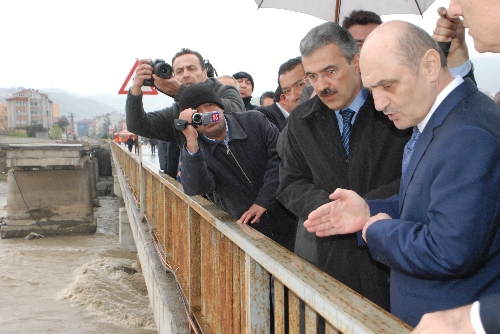 BAYRAKTAR: OLAYI ANLATMAK İÇİN KELİME BULAMIYORUM..