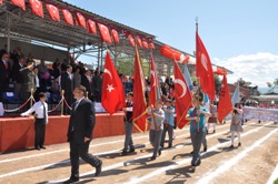 BAYRAM COŞKUSU ALANA SIĞMADI..