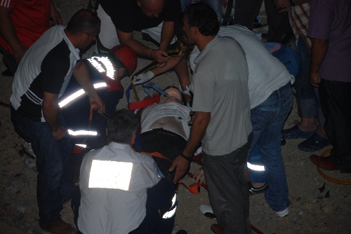 TRAFİK CANAVARI MESAİ YAPTI: 1 ÖLÜ, 2 YARALI