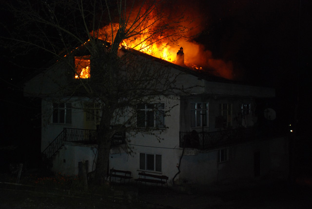 Bektaşlı Köyünde yangın çıktı