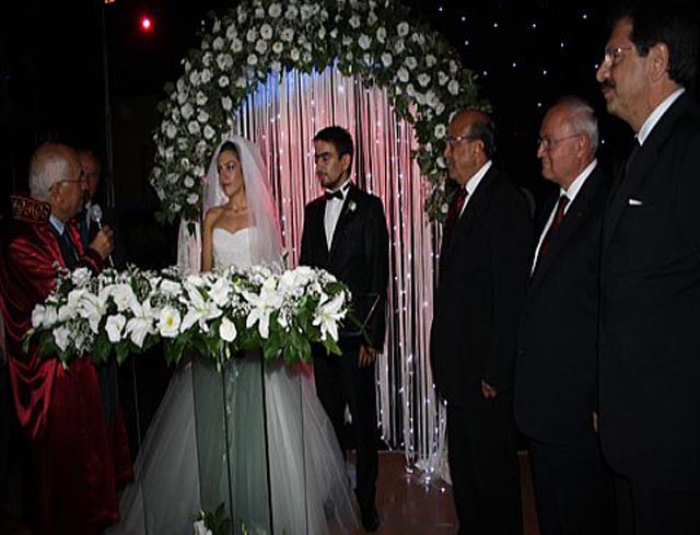 BİR YASTIKTA KOCAYIN...