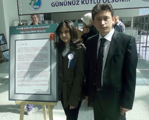 BİRİNCİ SEÇİLEN ÖĞRENCİYE ÖDÜL..