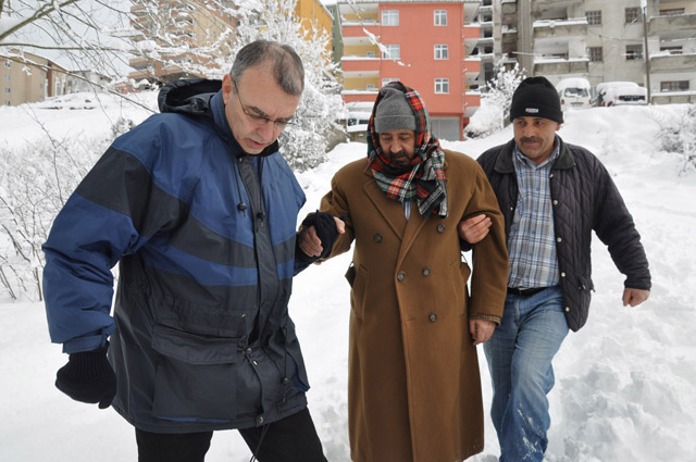 ÇİMENOĞLU BÖBREK HASTASINI KURTARDI
