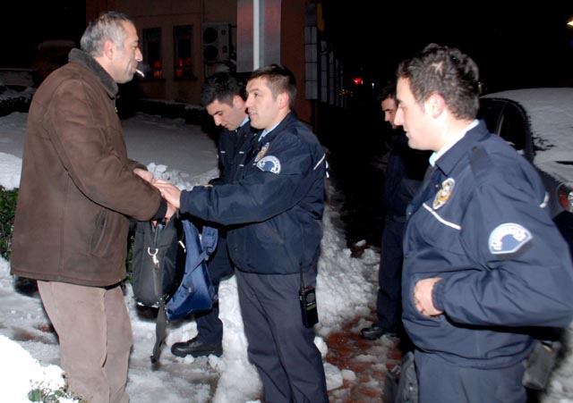 BOMBA SANILAN ÇANTADAN BİLGİSAYAR ÇIKTI...