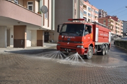 CADDE VE SOKAKLAR TEMİZLENİYOR..