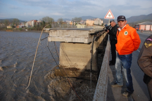 ÇAYCUMADA KAYIP 15 KİŞİYİ ARAMA ÇALIŞMALARI SÜRÜYOR..