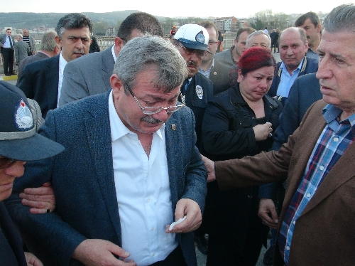 ÇAYCUMADA KÖPRÜ ÇÖKTÜ, 2 ARAÇ IRMAĞA DÜŞTÜ İDDİASI..2