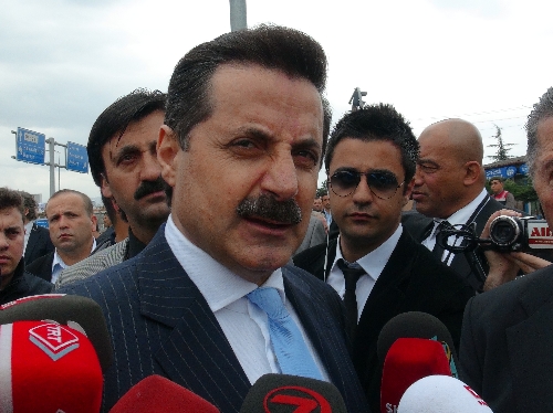 ÇELİK: ÇAYCUMADA BÜTÜN İMKANLARIMIZI SEFERBER EDİYORUZ..