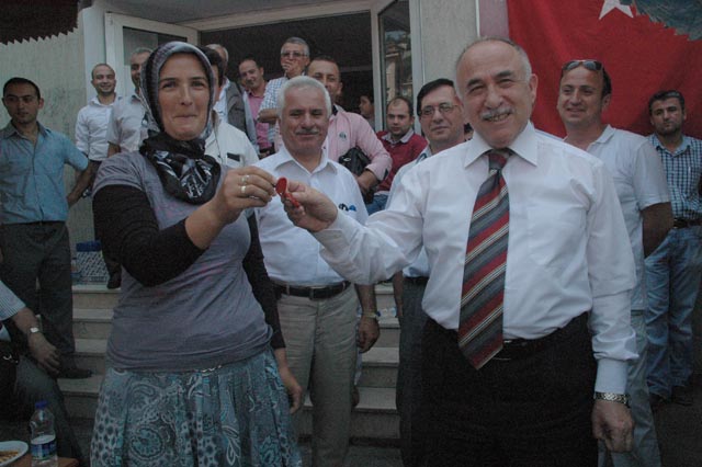 Çiftçilere Makina ve Ekipman Desteği...