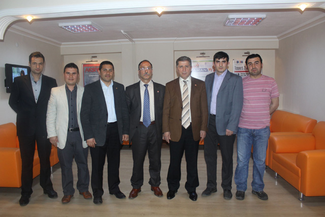 Demirel DP oylarını CHP ye kaydırmaya çalışıyor