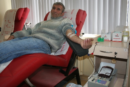 DOĞUM GÜNÜNDE 52. KAN BAĞIŞINDA BULUNDU..