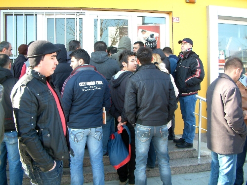 DÜZCEDE İNDİRİM İZDİHAMI..