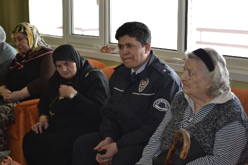 EMNİYET PERSONELİ, HUZUR EVİNİ ZİYARET ETTİ..
