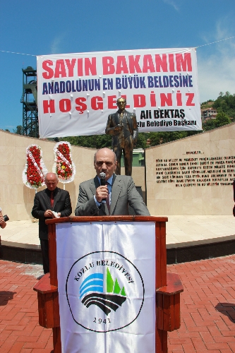 EN BÜYÜK HEDEFİMİZ KENTSEL DÖNÜŞÜMLERİ GERÇEKLEŞTİRMEK..