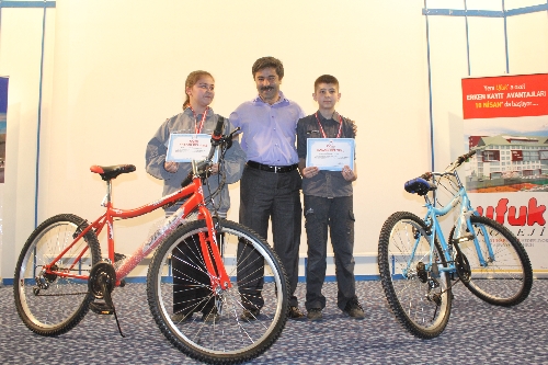 EN ÇOK KİTAP OKUYAN ÖĞRENCİLER ÖDÜLLENDİRİLDİ..