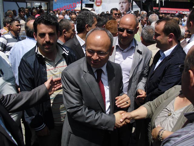 Ercan Candan hiç mutlu değil...