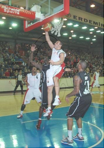 ERDEMİR: 64 - BEŞİKTAŞ MİLANGAZ: 81 (MAÇ SONUCU)