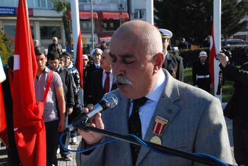 EREĞLİDE ÇANAKKALE ZAFERİNİN YILDÖNÜMÜ NEDENİYLE TÖREN DÜZENLENDİ..