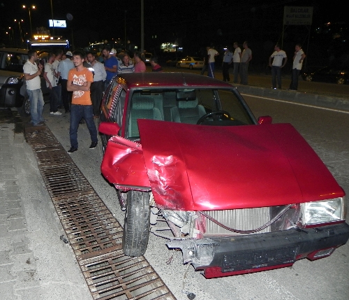 EREĞLİDE TRAFİK KAZASI:4 YARALI..