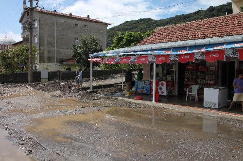 EREĞLİDE YAĞMUR ETKİLİ OLDU..