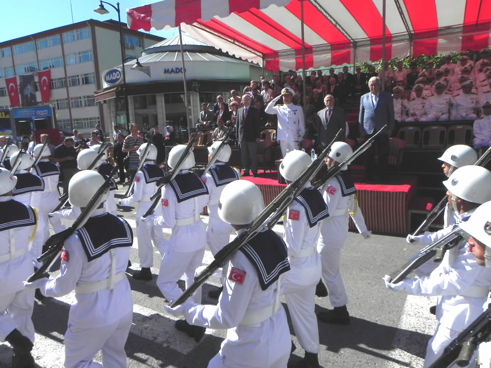 EREĞLİDE ZAFER NEŞESİ..