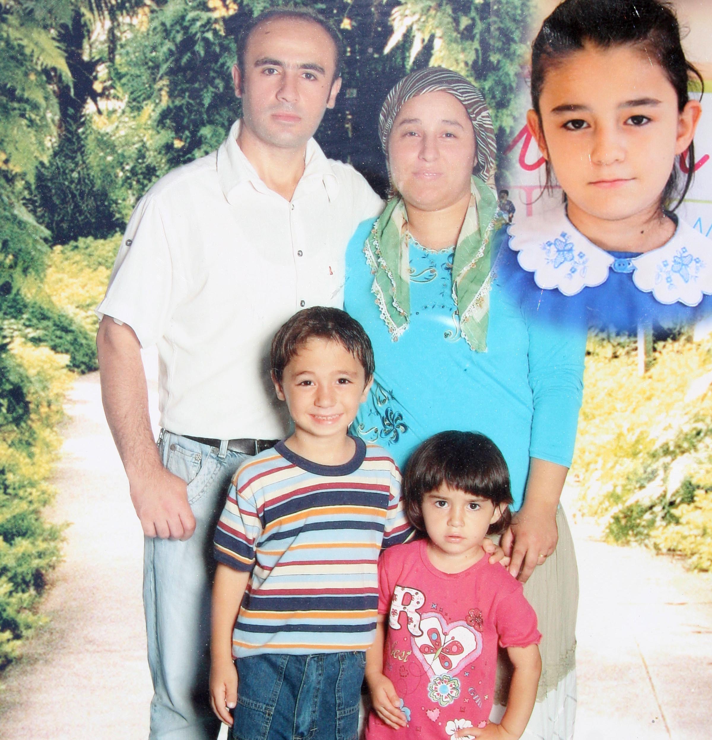 Evlerinin önünde otururken otomobilin çarptığı Tuğba toprağa verildi