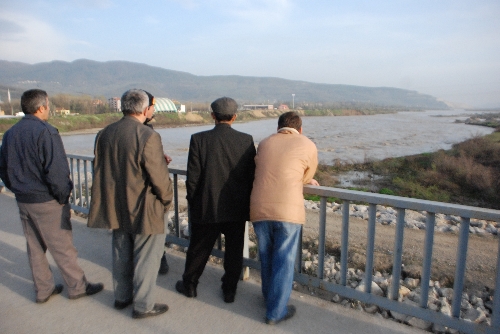 FİLYOS IRMAĞINDA BİR KİŞİNİN CESEDİNE ULAŞILDI..