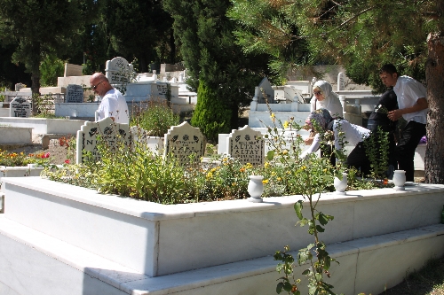 GAZETECİ ARKADAŞLARI MESLEKTAŞLARINI UNUTMADI..