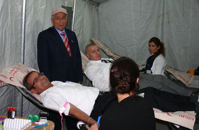 Gazeteciler de kan verdiler...