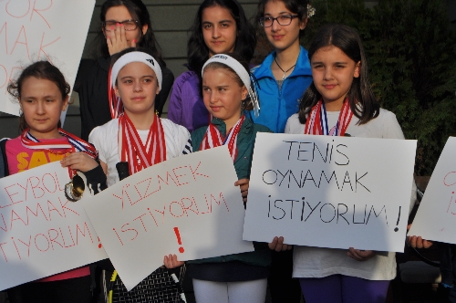 GENÇLİK VE SPOR MERKEZİ, EKSİKLİKLERİ BAKANA İLETECEK..