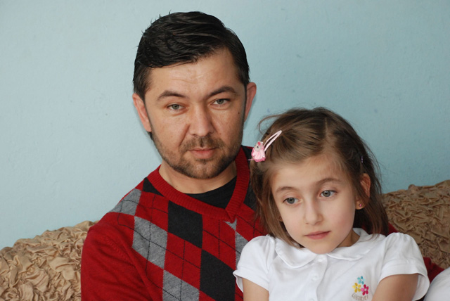 Gökçenin yaşaması için kalp nakli bekliyor