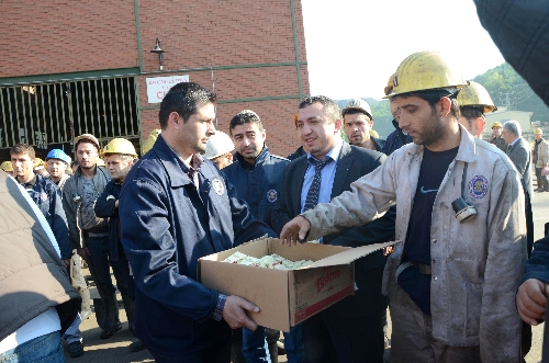 GRİZU ŞEHİTLERİ ANISINA KURBAN KESİLDİ..