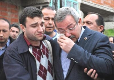 GÜLŞEN, ACILI AİLELERİ ZİYARETİNDE TEPKİYLE KARŞILAŞTI..