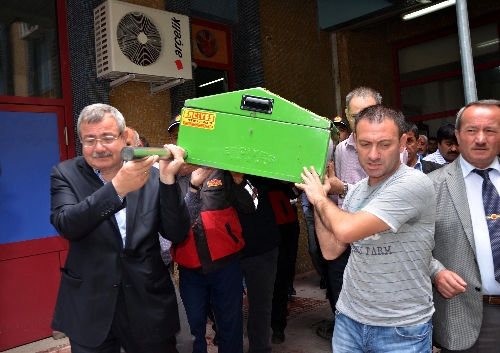 GÜLŞENİN BABASI, GÖZYAŞLARI ARASINDA TOPRAĞA VERİLDİ..